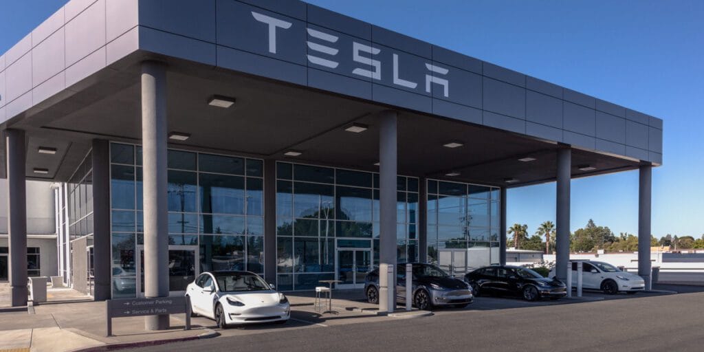 Tesla Sales Jump 7% in Final Push for $7,500 Credit
